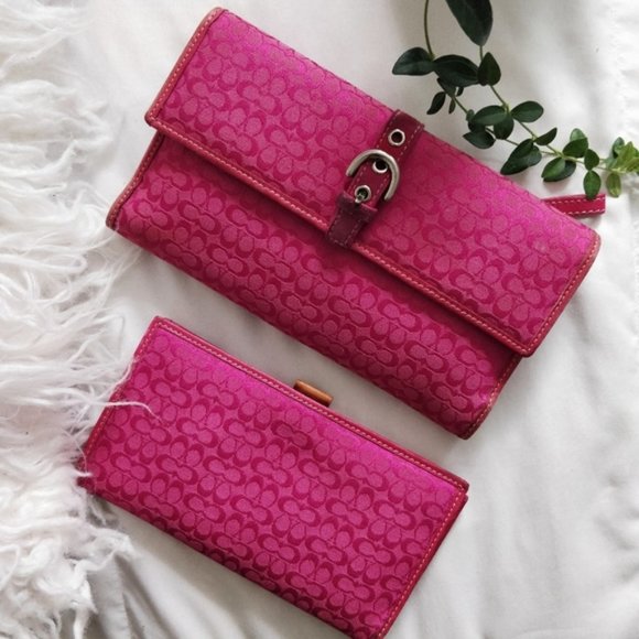 COACH│ Pink Monogram Wallet - Picture 1 of 11